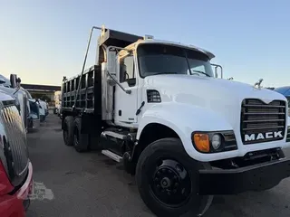 2003 MACK GRANITE CV713