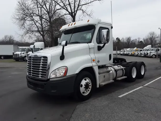 2017 FREIGHTLINER/MERCEDES CASCADIA 125fb840dc87278daa1a3199600f412384b