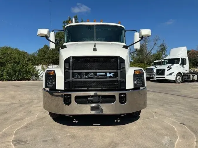 2022 MACK AN64T