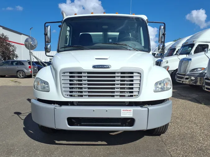 2017 FREIGHTLINER/MERCEDES M2 106