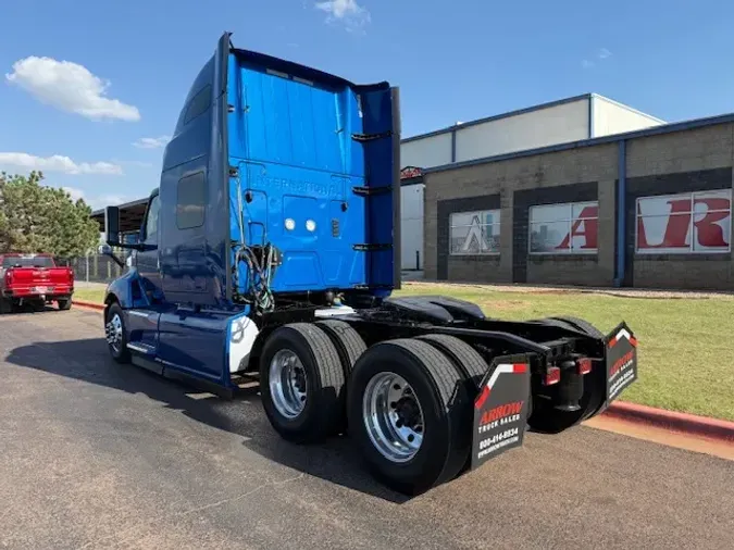 2020 INTERNATIONAL LT