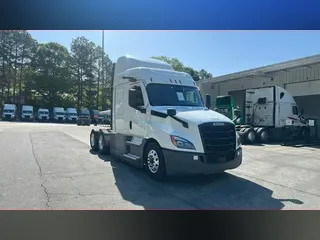2021 Freightliner Cascadia 126