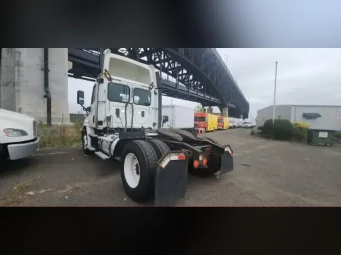 2017 FREIGHTLINER/MERCEDES CASCADIA 113