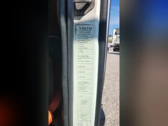 2019 Volvo VNL300