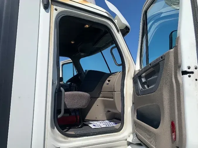 2017 Freightliner X12564ST