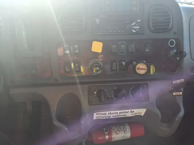 2018 FREIGHTLINER/MERCEDES M2 106