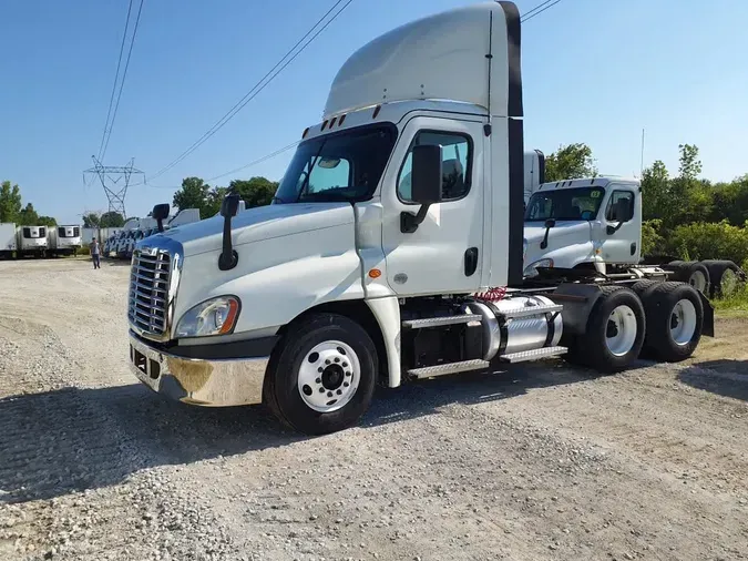 2020 FREIGHTLINER CASCADIA 125fb96932b0ad15bcf7f08ed51f9a7c65e