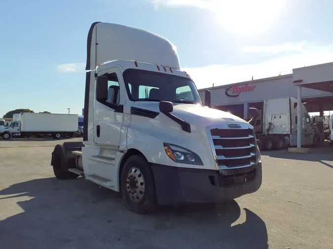 2019 FREIGHTLINER/MERCEDES NEW CASCADIA 126