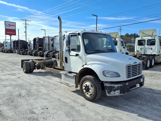 2015 FREIGHTLINER/MERCEDES M2 106