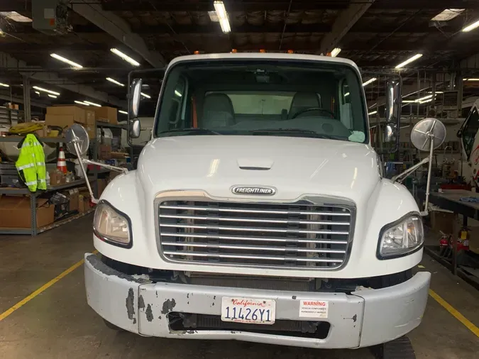 2017 Freightliner M2 106