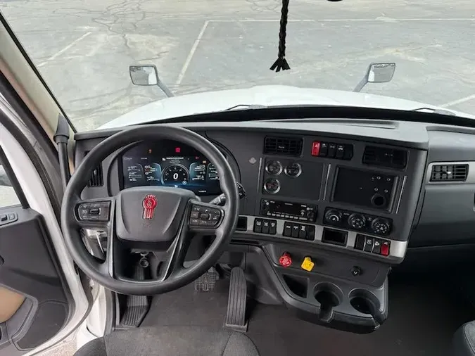 2022 Kenworth T680