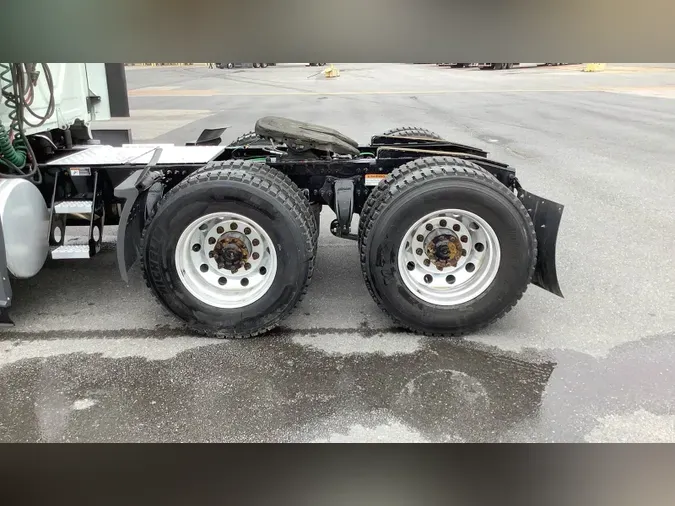 2021 Freightliner Cascadia 126
