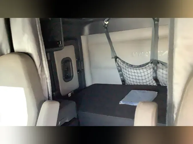 2022 Freightliner Cascadia 126