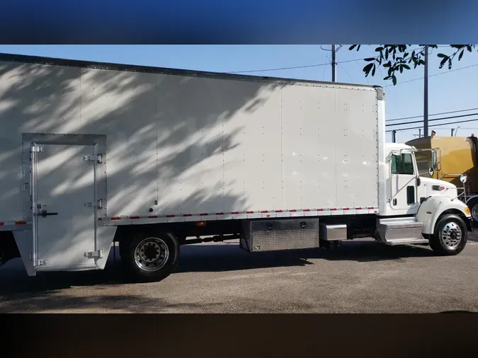 2020 Peterbilt 337