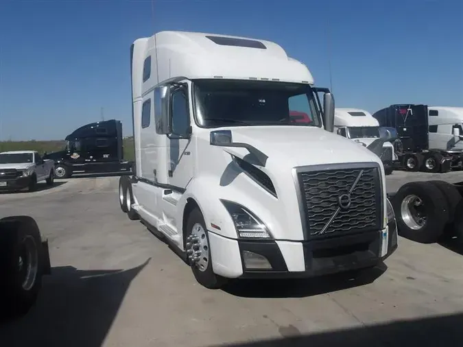 2021 VOLVO VNL860