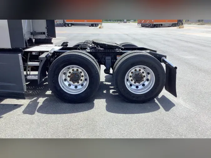 2025 Freightliner Cascadia 126