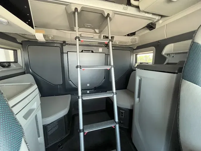 2026 VOLVO VNL64T860