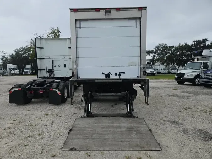 2018 FREIGHTLINER/MERCEDES M2 106