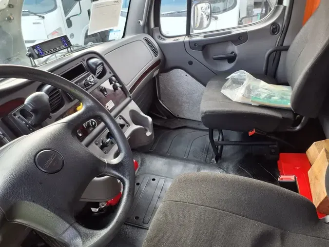 2019 FREIGHTLINER/MERCEDES M2 106