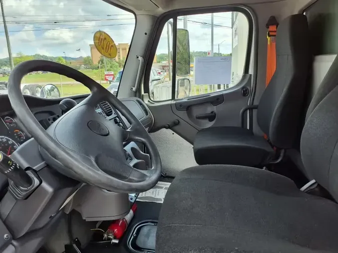2020 FREIGHTLINER/MERCEDES M2 106