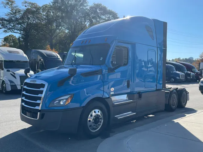 2021 Freightliner Cascadia 126