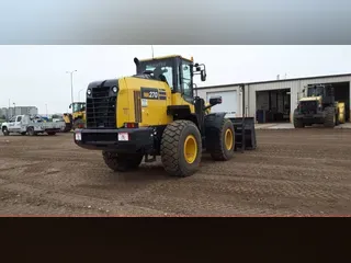 2020 Komatsu WA270-8