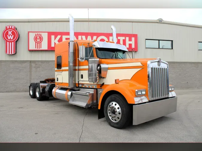 2020 Kenworth W900L