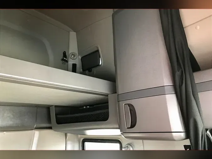 2022 INT LT625 6x4