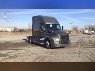 2020 Freightliner Cascadia 126