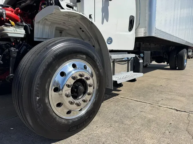 2019 Freightliner Business Class M2 106