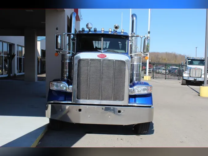 2023 Peterbilt 389