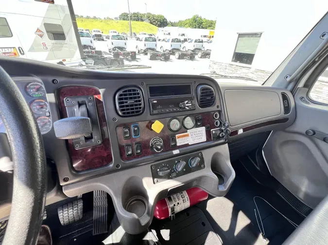 2018 Freightliner Business Class M2 106