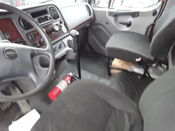 2015 FREIGHTLINER M2 112