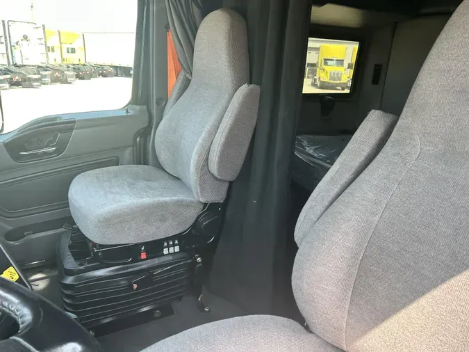 2022 International LT625