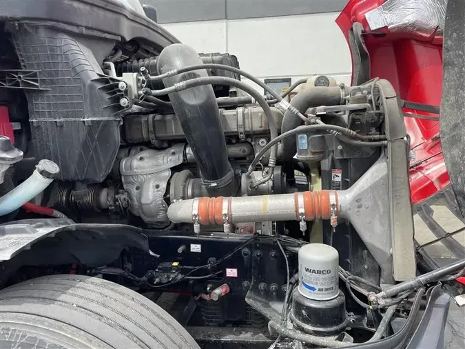 2021 FREIGHTLINER CA126