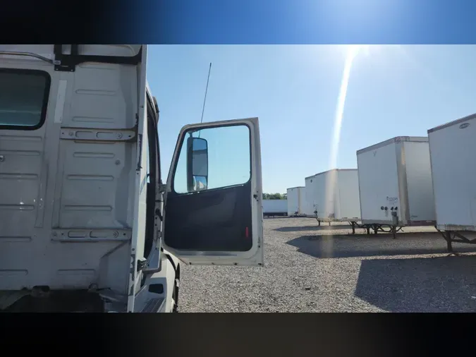 2019 Volvo VNL300