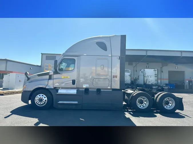 2023 Freightliner Cascadia