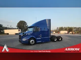 2021 VOLVO VNR64T640