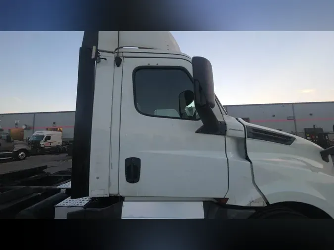 2020 Freightliner Cascadia 126fbdeae7b49dc030c92bb5f1434ee0549