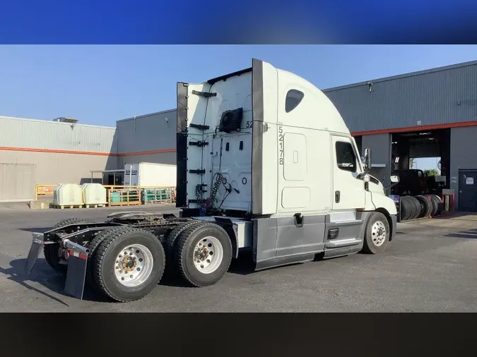 2022 Freightliner Cascadia 126