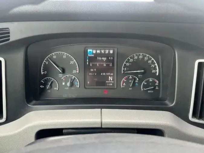 2022 Freightliner Cascadia 126