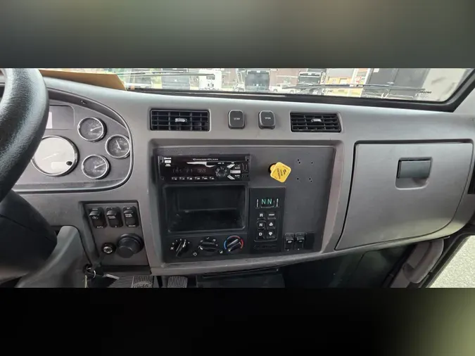 2020 Peterbilt 337