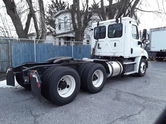 2018 FREIGHTLINER/MERCEDES CASCADIA 113