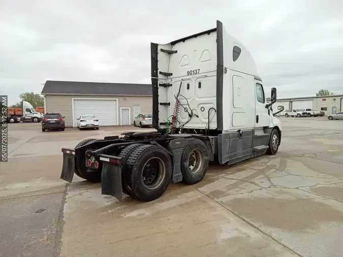 2020 Freightliner Cascadia
