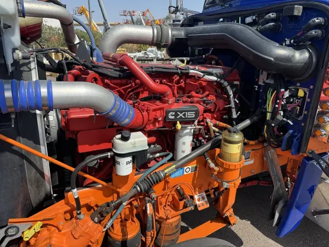 2023 Peterbilt 389