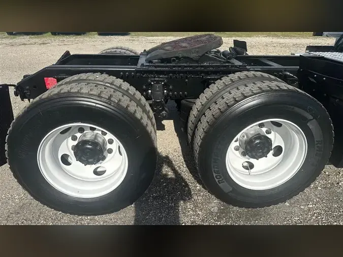 2018 VOLVO VNL670