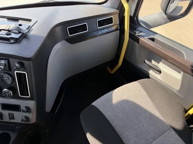 2022 Freightliner Cascadia