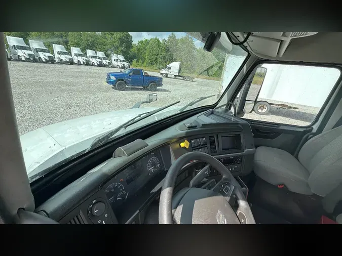 2020 Volvo VNL300