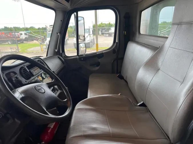 2018 Freightliner Business Class M2 106