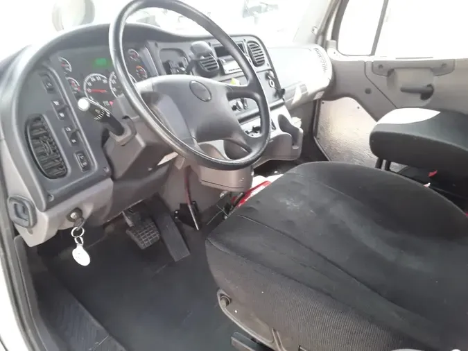 2018 FREIGHTLINER M2 106